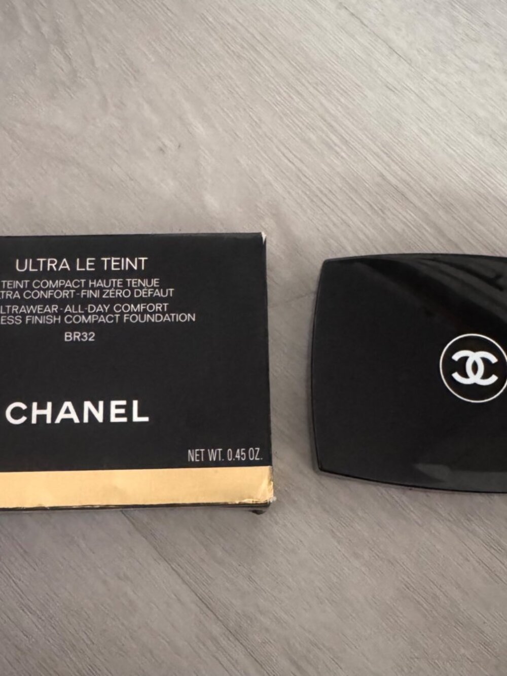 Chanel Ultra Le Teint Compact Foundation BR32 13g Flawless Finish All-Day Comfor